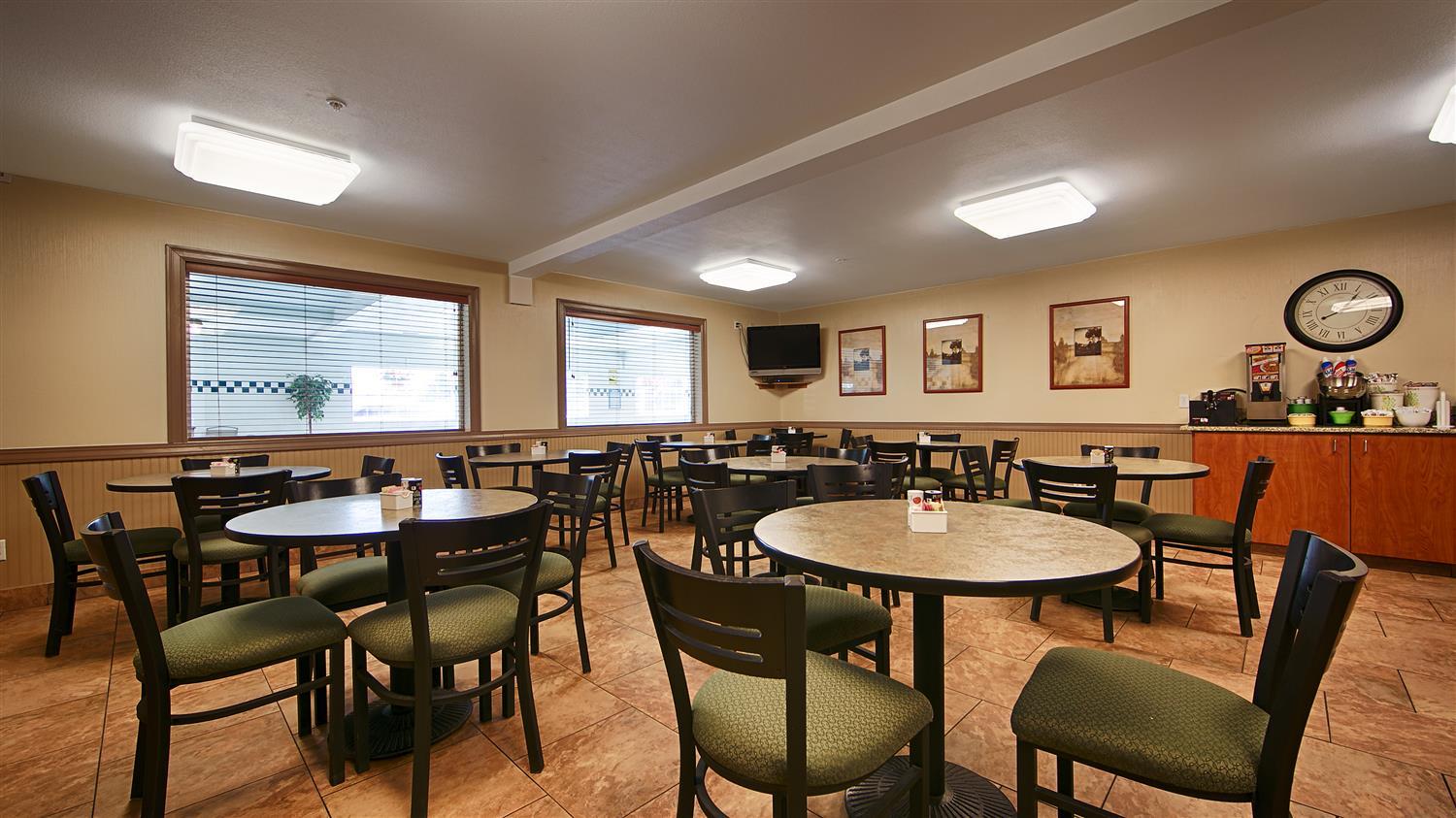 Best Western Oak Meadows Inn Сент-Хеленс Экстерьер фото
